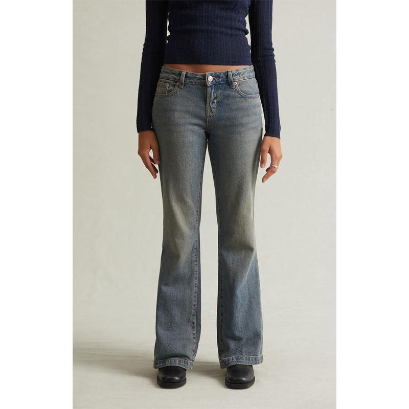Woman Low Rise Bootcut Jeans